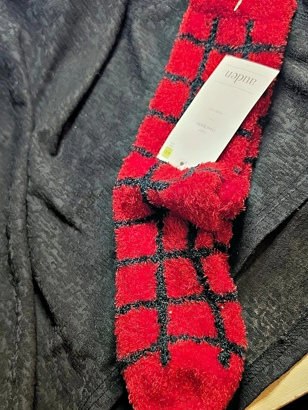 auden Cozy Crew Socks - Buffalo Plaid Socks Red & Black